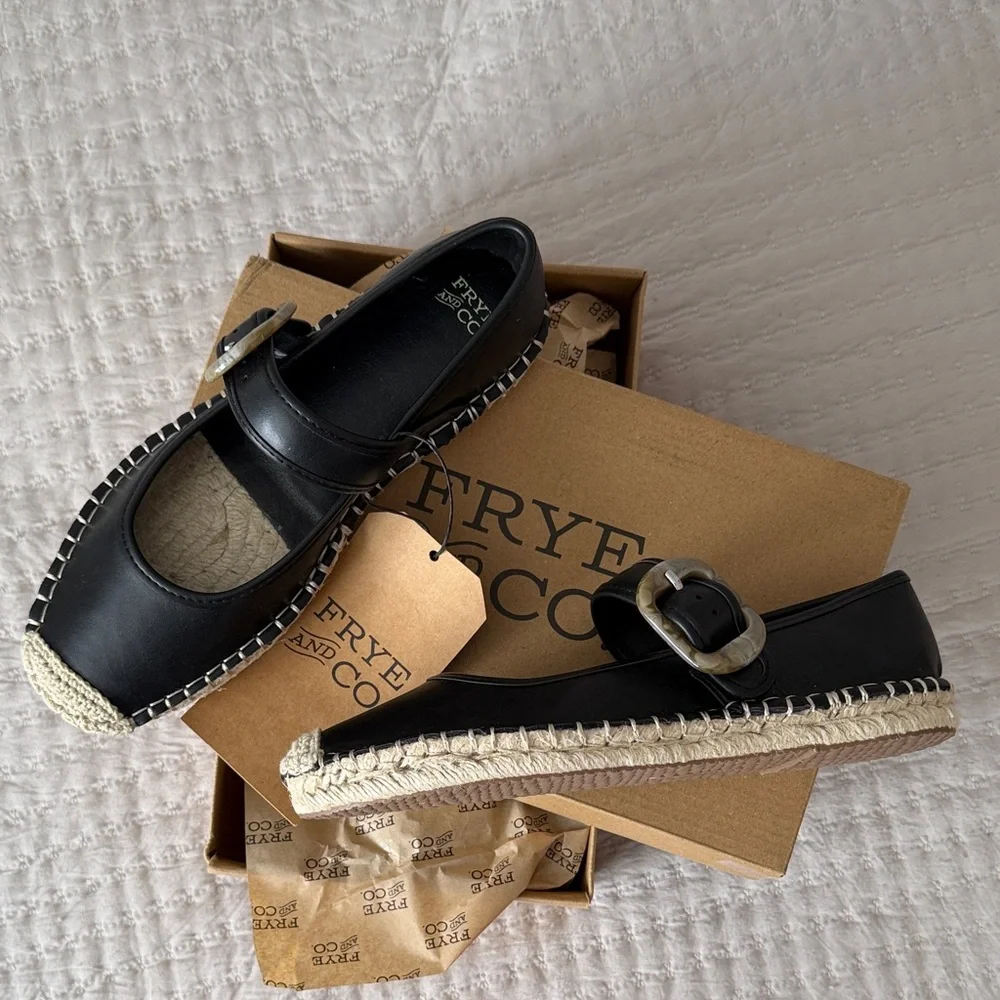Frye Black Leather Buckle Mary Jane's 8 NWT & Box - Picture 2 of 5